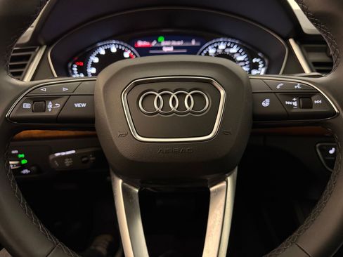 Used 2023 Audi Q5 2.0T Premium w/ Convenience Package AWD/4WD image 17