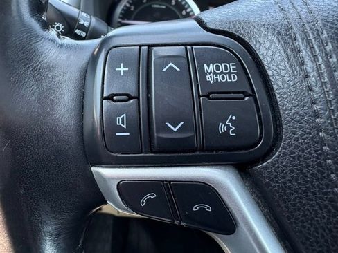 Used 2018 Toyota Highlander Limited AWD/4WD image 27