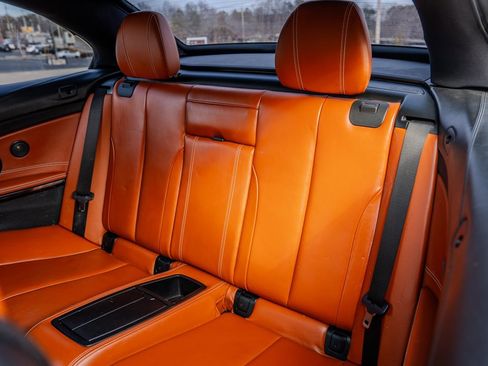 Used 2018 BMW M4 Convertible image 33