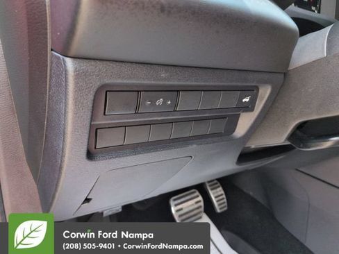 Used 2023 Mitsubishi Outlander SEL AWD/4WD image 13