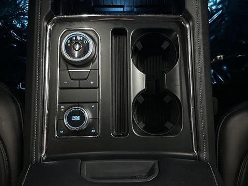 Used 2024 Ford Expedition XLT AWD/4WD image 22