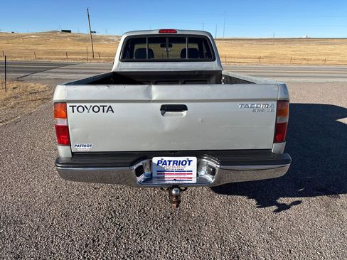 Used 2000 Toyota Tacoma 2WD Xtracab image 4