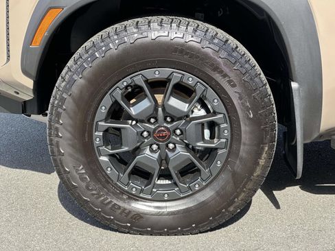 Used 2023 Nissan Frontier PRO-4X w/ Pro-4X Premium Package AWD/4WD image 7