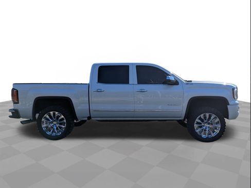 Used 2018 GMC Sierra 1500 Denali w/ Denali Ultimate Package image 3
