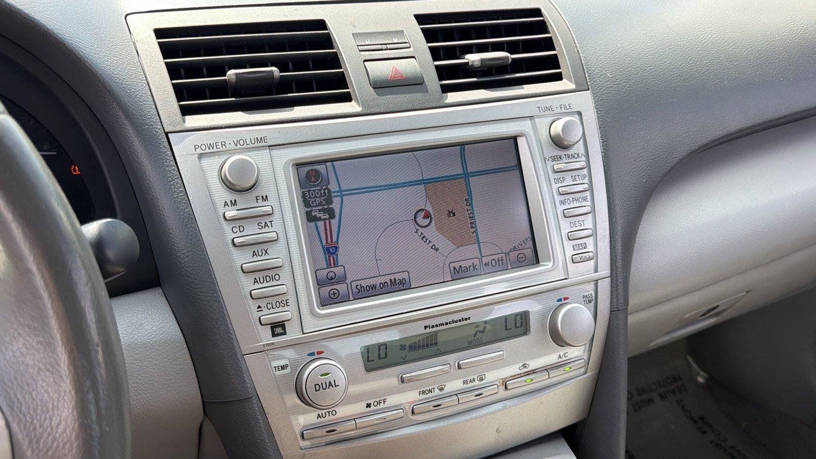 Used 2011 Toyota Camry Hybrid FWD image 19