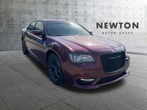 Used 2023 Chrysler 300 Touring L w/ Popular Equipment Group RWD image 1