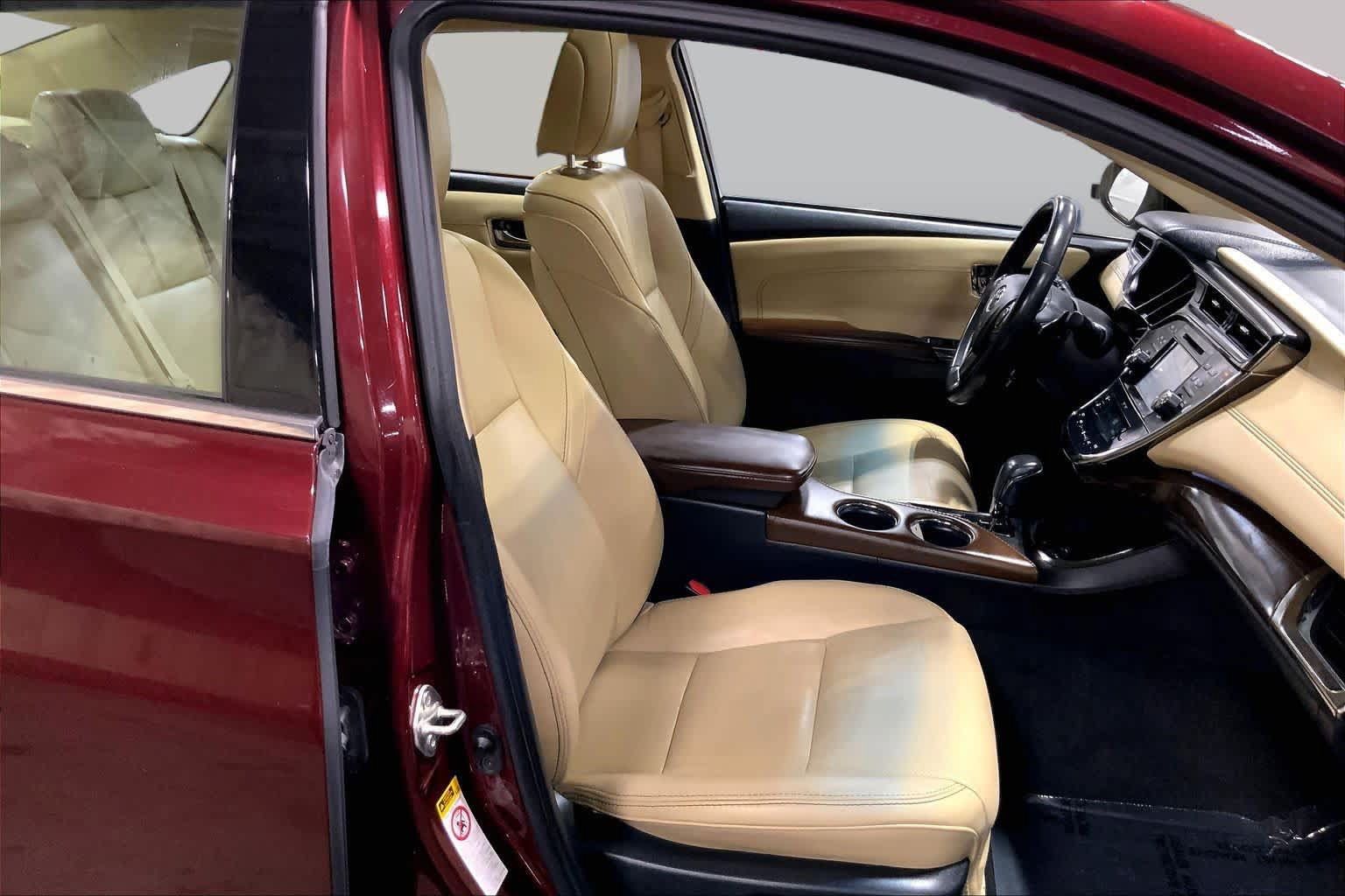 Used 2015 Toyota Avalon Limited FWD image 9