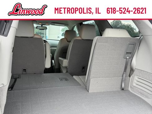 Used 2017 Buick Enclave Leather FWD image 5