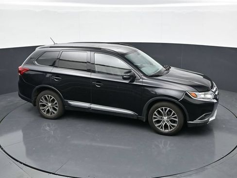 Used 2016 Mitsubishi Outlander AWD image 29
