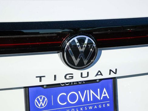 New 2026 Volkswagen Tiguan SE image 11