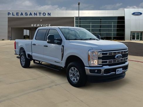 Certified 2024 Ford F250 XLT w/ FX4 Off-Road Package AWD/4WD image 7