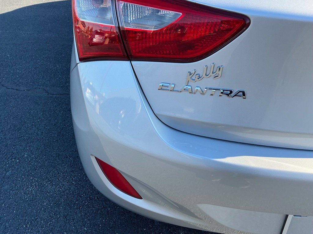 Used 2017 Hyundai Elantra GT FWD image 34