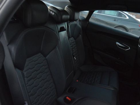 Used 2023 Audi e-tron GT Premium Plus image 32