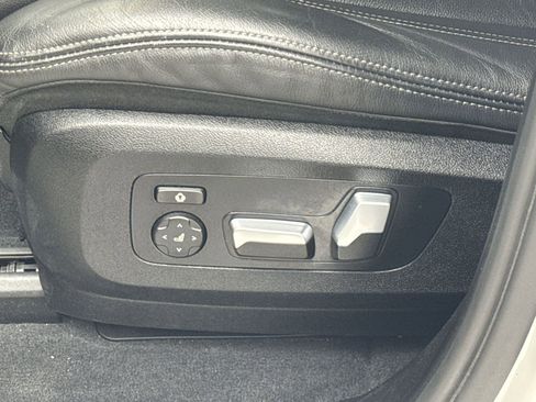 Used 2021 BMW X5 sDrive40i w/ M Sport Package image 16