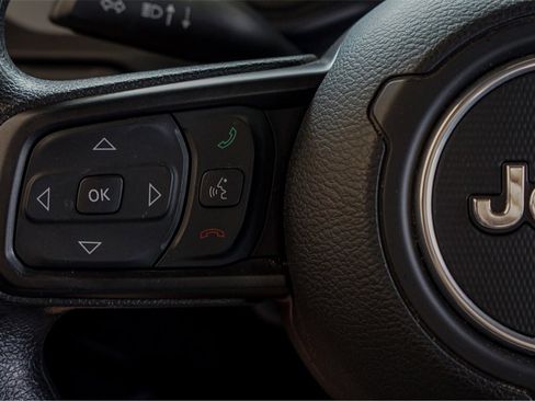 Used 2024 Jeep Gladiator Sport image 16