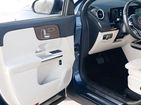 Used 2022 Mercedes-Benz GLA 250 4MATIC image 31