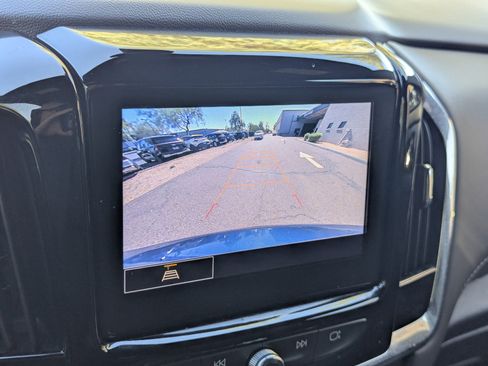 Used 2023 Chevrolet Traverse LT image 25