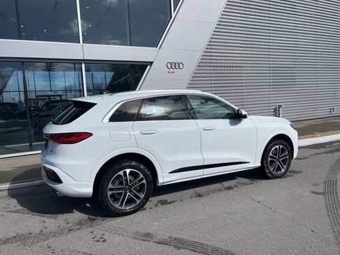 Used 2025 Audi Q5 Premium w/ Convenience Package image 22