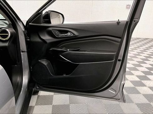 Used 2025 Chevrolet Trax ACTIV w/ Driver Confidence Package FWD image 21
