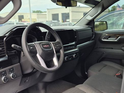 Used 2024 GMC Sierra 1500 Elevation AWD/4WD image 8