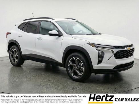 Used 2025 Chevrolet Trax LT w/ LT Convenience Package image 1