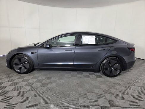 Used 2023 Tesla Model 3 Standard Range image 9