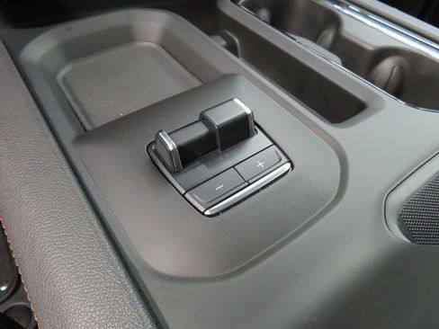 Used 2025 GMC Sierra 2500 AT4 w/ AT4 Premium Plus Package image 73