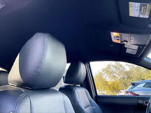 Used 2020 Toyota Tacoma TRD Sport image 13