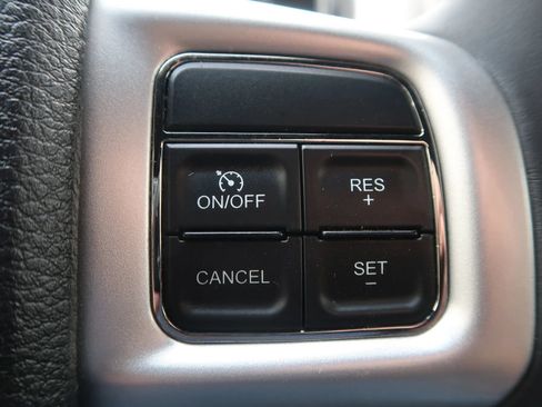 Used 2014 Dodge Avenger SXT FWD image 40