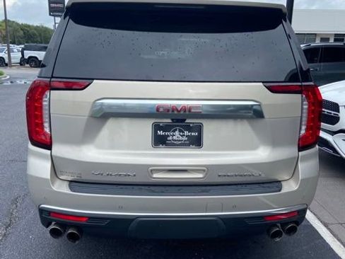 Used 2021 GMC Yukon Denali w/ Denali Premium Package RWD image 3