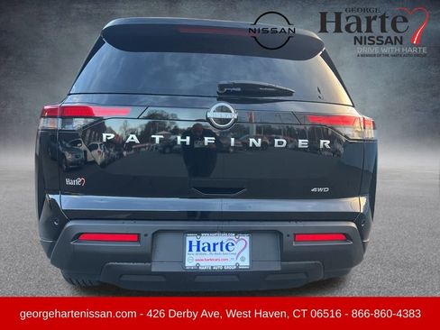 New 2025 Nissan Pathfinder SV image 4