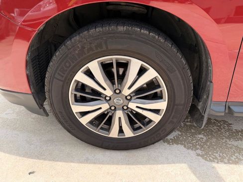 Used 2017 Nissan Pathfinder SL w/ Trailer Tow Package FWD image 14