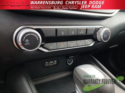Used 2025 Nissan Altima 2.5 SV FWD image 23