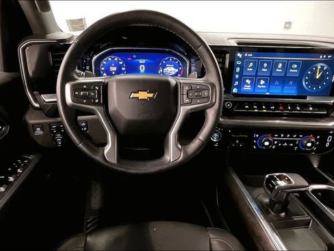 Used 2023 Chevrolet Silverado 1500 LTZ w/ LTZ Convenience Package II AWD/4WD image 6