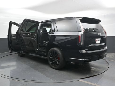 Used 2022 Cadillac Escalade Sport w/ Touring Package AWD/4WD image 50