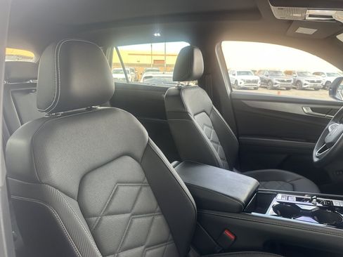 Used 2024 Volkswagen Atlas Cross Sport SE w/ Panoramic Sunroof Package FWD image 41