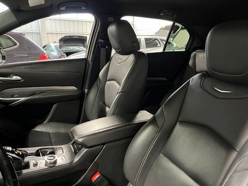 Used 2025 Cadillac XT4 Premium Luxury FWD image 23