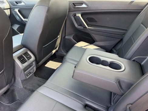 Used 2019 Volkswagen Tiguan SEL FWD image 16