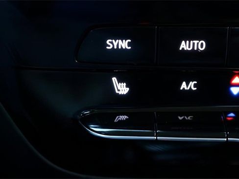 Used 2024 Buick Encore GX Avenir image 22