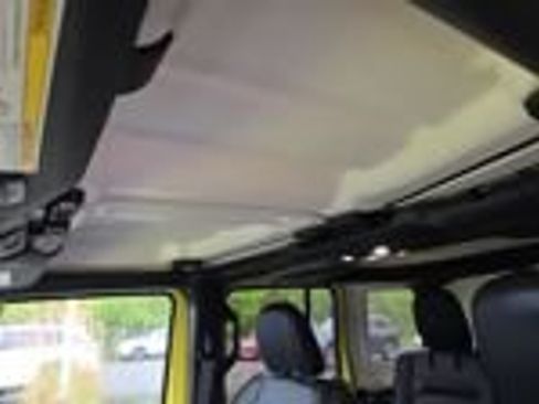Used 2022 Jeep Wrangler Unlimited Sahara w/ Cold Weather Group AWD/4WD image 17