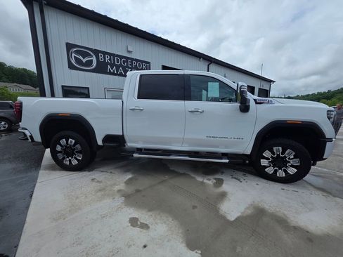 Used 2026 GMC Sierra 2500 Denali w/ Technology Package AWD/4WD image 5