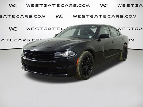 Used 2019 Dodge Charger SXT image 1