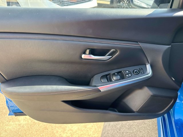 Used 2025 Nissan Sentra SR FWD image 25