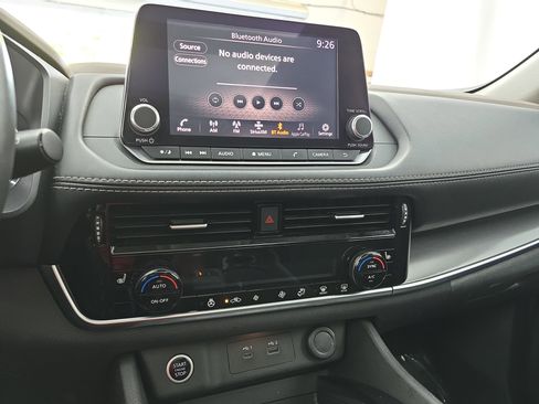 Used 2021 Nissan Rogue SV w/ Premium Package FWD image 20