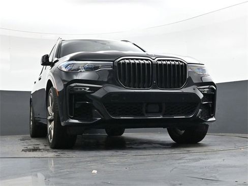 Used 2021 BMW X7 M50i image 33