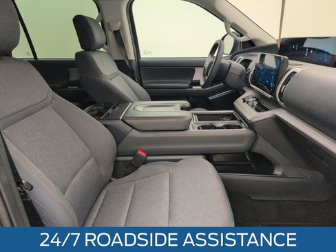 Certified 2025 Ford Expedition Active image 14