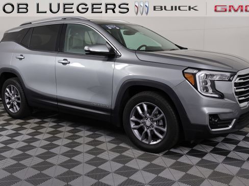 Certified 2024 GMC Terrain SLT w/ Infotainment Package II AWD/4WD image 2