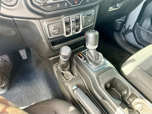 Used 2023 Jeep Wrangler Willys image 18