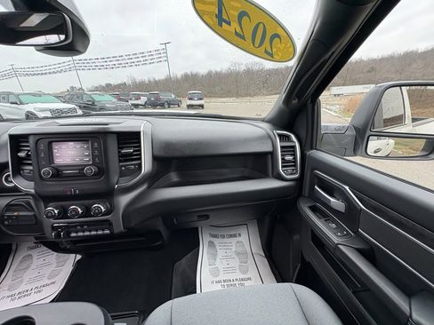 Used 2024 RAM 3500 Big Horn image 34