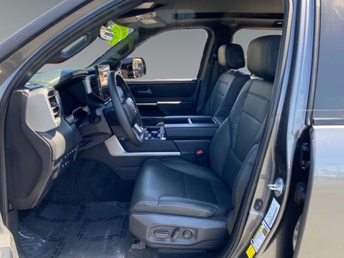 Used 2025 Toyota Tundra Limited AWD/4WD image 9
